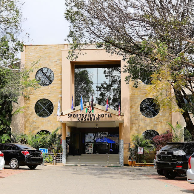 Sportsview Hotel – Exterior Entrance View