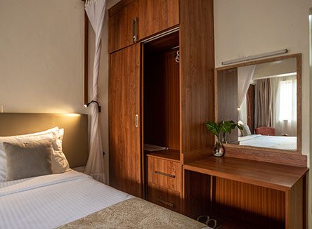 Sportsview Hotel – Deluxe Room – Interior View