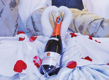 Sportsview Hotel – Honeymoon Packages – Romantic Setup